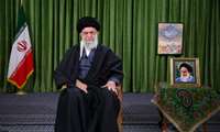 استفاده از صنایع‌دستی در چیدمان محل سخنرانی رهبر انقلاب